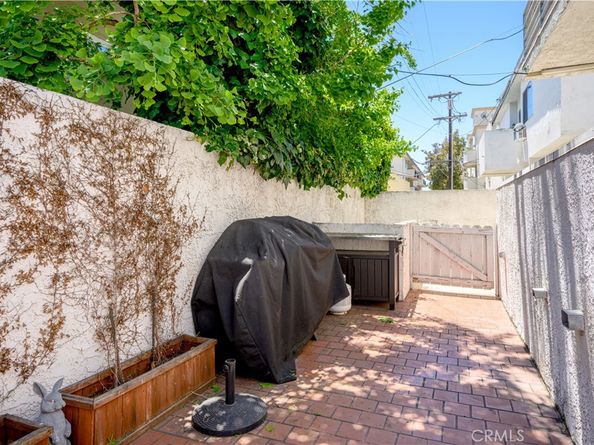 11954 Mayfield Avenue 3, Los Angeles CA 90049