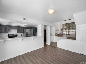 11954 Mayfield Avenue 3, Los Angeles CA 90049