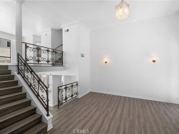 11954 Mayfield Avenue 3, Los Angeles CA 90049