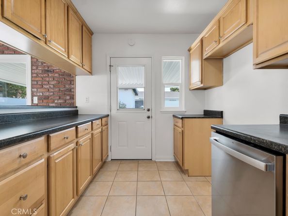 8547 Tampa Avenue, Northridge CA 91324