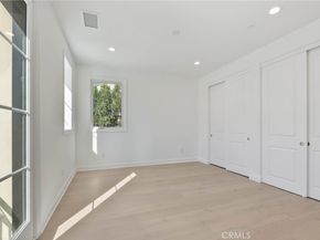 20448 W Liverpool Way, Porter Ranch CA 91326