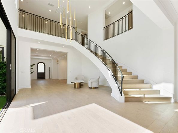 20448 W Liverpool Way, Porter Ranch CA 91326