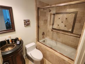 10862 Bloomfield Street 303, Toluca Lake CA 91602