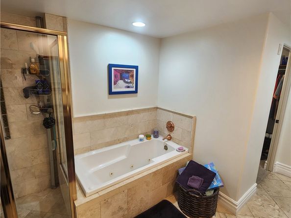 10862 Bloomfield Street 303, Toluca Lake CA 91602