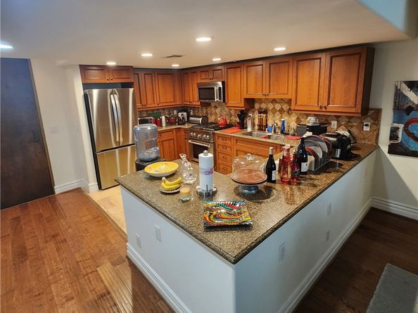 10862 Bloomfield Street 303, Toluca Lake CA 91602