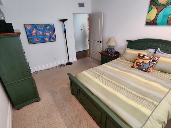 10862 Bloomfield Street 303, Toluca Lake CA 91602