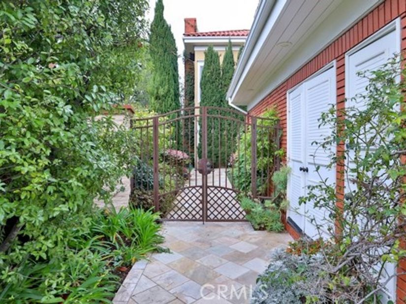 32 Belcourt Drive, Newport Beach, CA 92660 For Sale