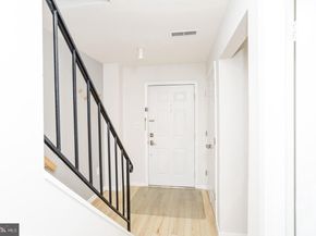 933 S Rolfe Street 2, Arlington VA 22204