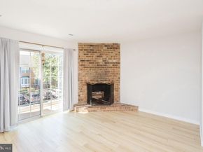 933 S Rolfe Street 2, Arlington VA 22204