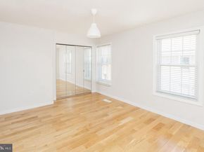 933 S Rolfe Street 2, Arlington VA 22204