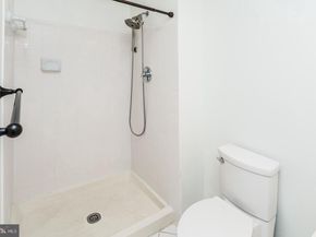 933 S Rolfe Street 2, Arlington VA 22204