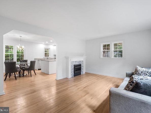 6474 Oakwood Drive, Falls Church VA 22041