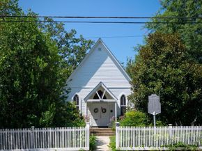 139 S Abingdon Street, Arlington VA 22204
