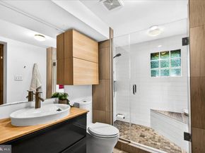 4301 37TH Road N, Arlington VA 22207
