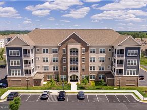 21630 Hawksbill High Circle 202, Sterling VA 20164