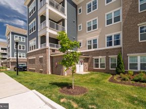 21630 Hawksbill High Circle 202, Sterling VA 20164