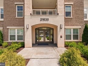 21630 Hawksbill High Circle 202, Sterling VA 20164