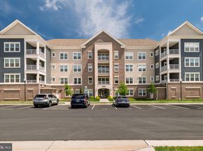 21630 Hawksbill High Circle 202, Sterling VA 20164
