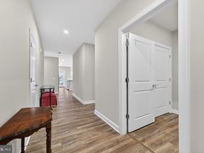 21630 Hawksbill High Circle 202, Sterling VA 20164