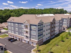 21630 Hawksbill High Circle 202, Sterling VA 20164