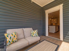 21630 Hawksbill High Circle 202, Sterling VA 20164