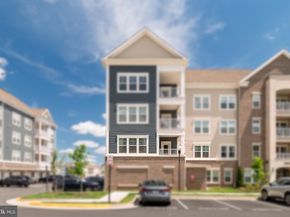 21630 Hawksbill High Circle 202, Sterling VA 20164