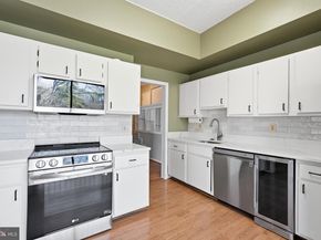 11566 Rolling Green Court 12/200A, Reston VA 20191
