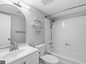 11566 Rolling Green Court 12/200A, Reston VA 20191
