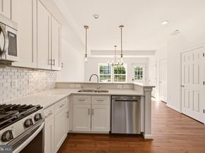 218 20TH Street NE 3, Washington DC 20002