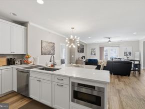 800 Admirals Way 1847, Philadelphia PA 19146