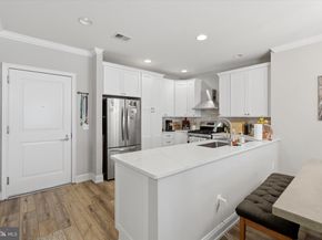 800 Admirals Way 1847, Philadelphia PA 19146