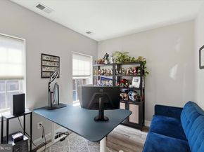 800 Admirals Way 1847, Philadelphia PA 19146