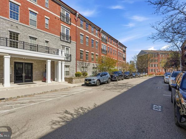 800 Admirals Way 1847, Philadelphia PA 19146