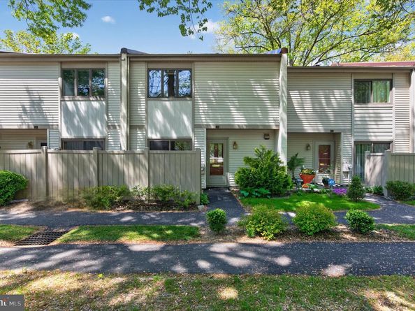 15 Twin Brooks Drive, Willow Grove PA 19090