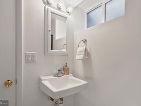 922 S Saint Asaph Street, Alexandria VA 22314