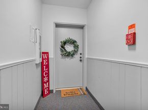 46202 Delaire Landing Road 202, Philadelphia PA 19114