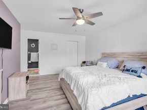 46202 Delaire Landing Road 202, Philadelphia PA 19114
