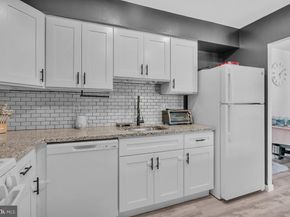 46202 Delaire Landing Road 202, Philadelphia PA 19114