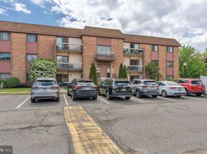 46202 Delaire Landing Road 202, Philadelphia PA 19114