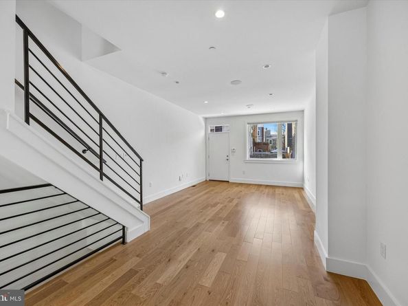 405 Greenwich Street, Philadelphia PA 19147