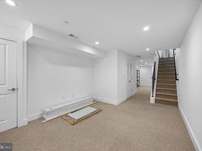 405 Greenwich Street, Philadelphia PA 19147