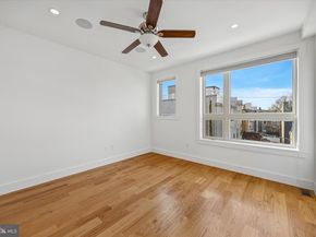 405 Greenwich Street, Philadelphia PA 19147