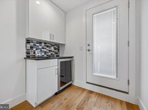 405 Greenwich Street, Philadelphia PA 19147