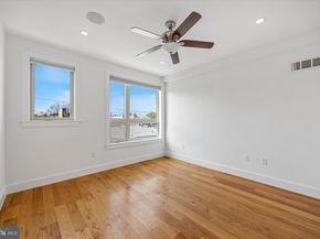 405 Greenwich Street, Philadelphia PA 19147
