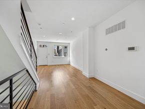 405 Greenwich Street, Philadelphia PA 19147