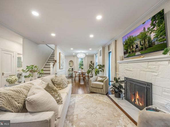 222 E Oxford Avenue, Alexandria VA 22301
