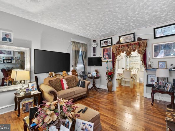 335 S 6TH Street, Darby PA 19023