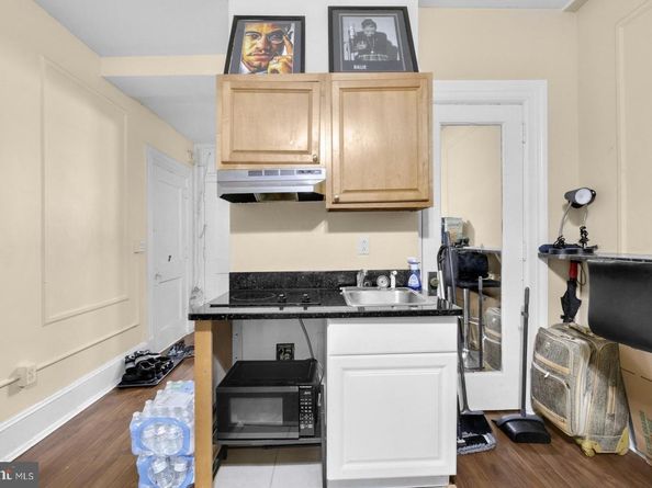 1324 Locust Street 420, Philadelphia PA 19107