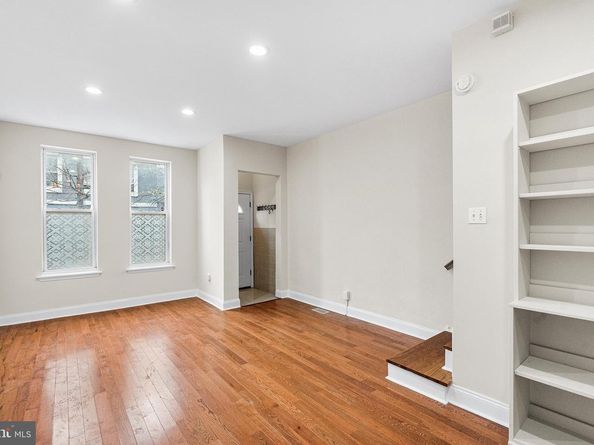 1538 Tasker Street, Philadelphia PA 19145