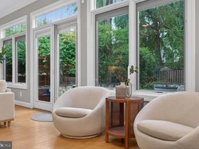 1854 Abbotsford Drive, Vienna VA 22182